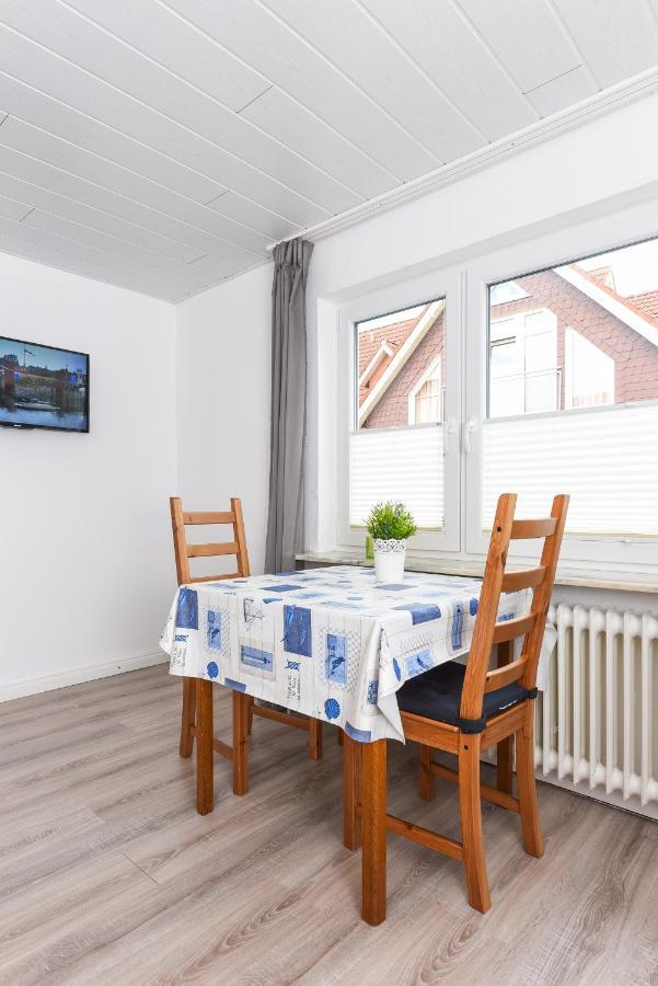 Ferienwohnungen Im Haus Waterkant Нойхарлингерзиль Экстерьер фото