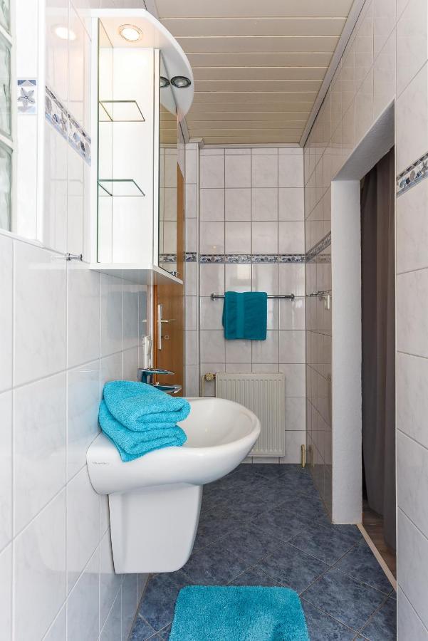 Ferienwohnungen Im Haus Waterkant Нойхарлингерзиль Экстерьер фото