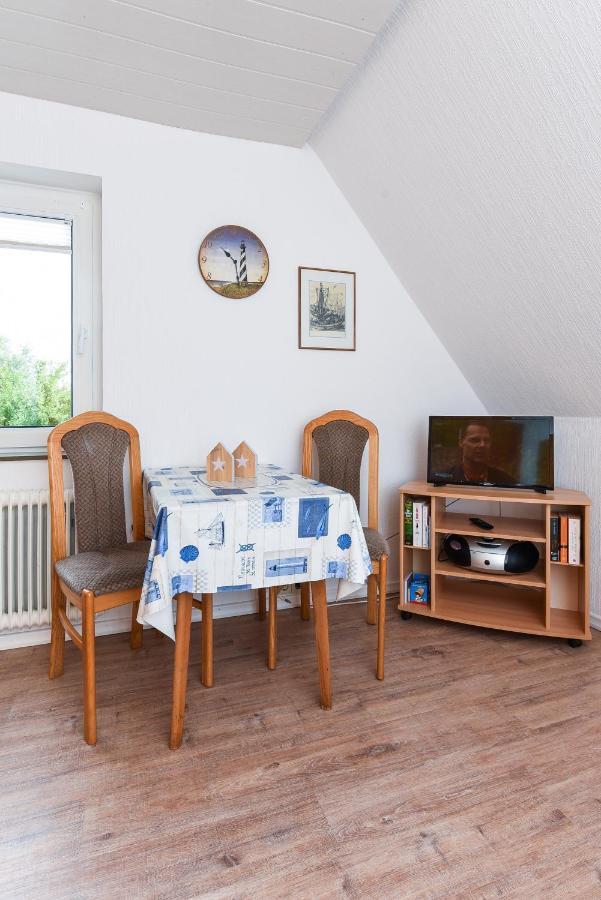 Ferienwohnungen Im Haus Waterkant Нойхарлингерзиль Экстерьер фото