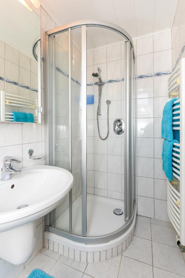 Ferienwohnungen Im Haus Waterkant Нойхарлингерзиль Экстерьер фото